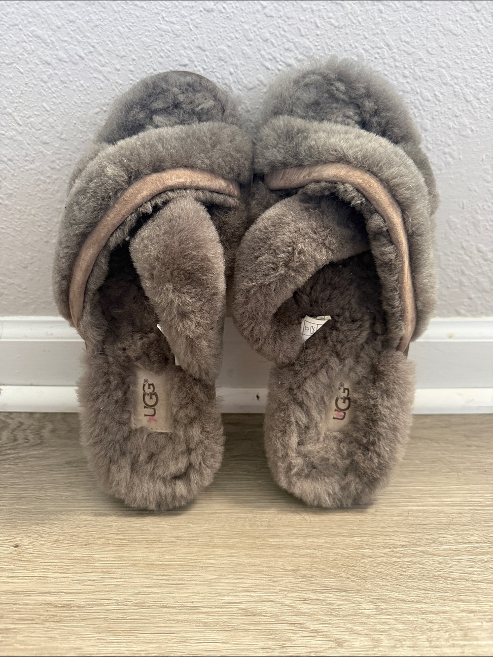 UGG Women's Fluff Slide Sandal - Taupe